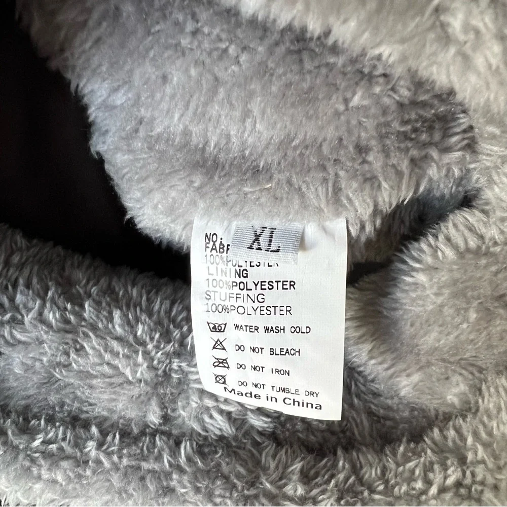 Black Dog Winter Jacket Built-in Harness & grey faux fur lining, Sz XL- like M/L